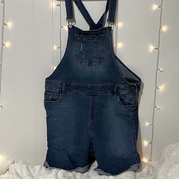 Jean Shorts Overalls - Picture 1 of 4